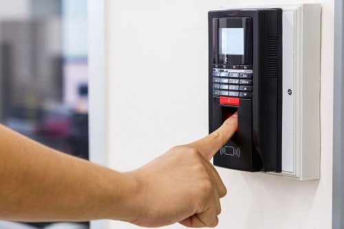 Video de Sistema de control de acceso, Control con huella, clave y tarjeta!